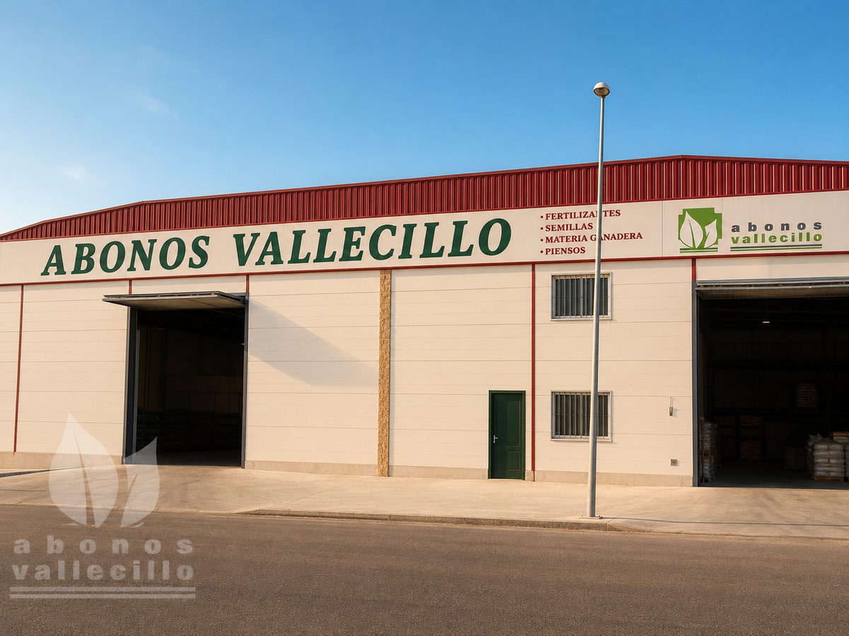 Nave de Abonos y Cereales Vallecillo en el Polígono Ramapallas de Olivenza